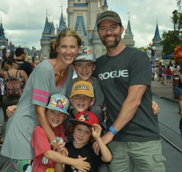 Josh Turner and family in Nu Country TV country music show