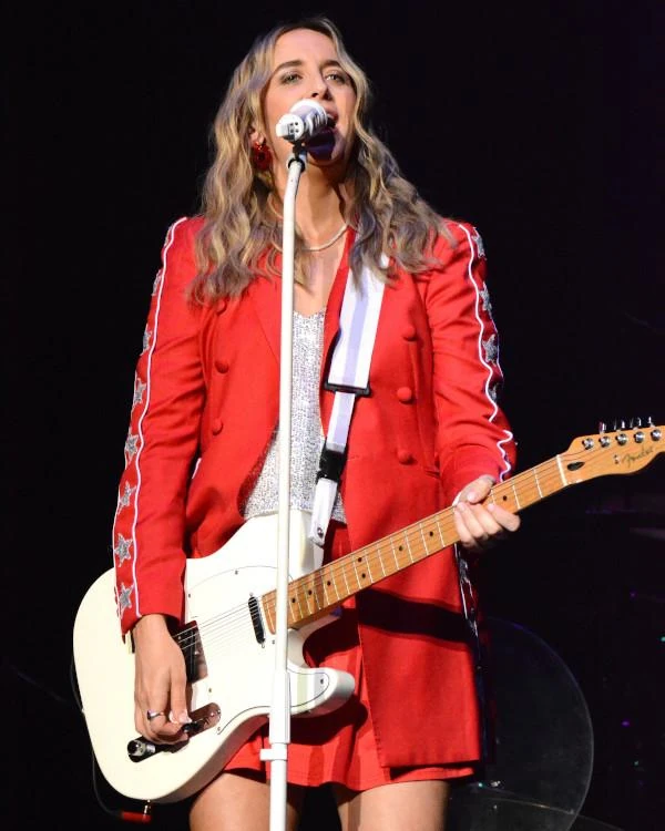 Kaylee Bell in live country music concert at Rod Laver arena