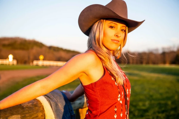 Ashley Ryan on Nu Country TV country music show